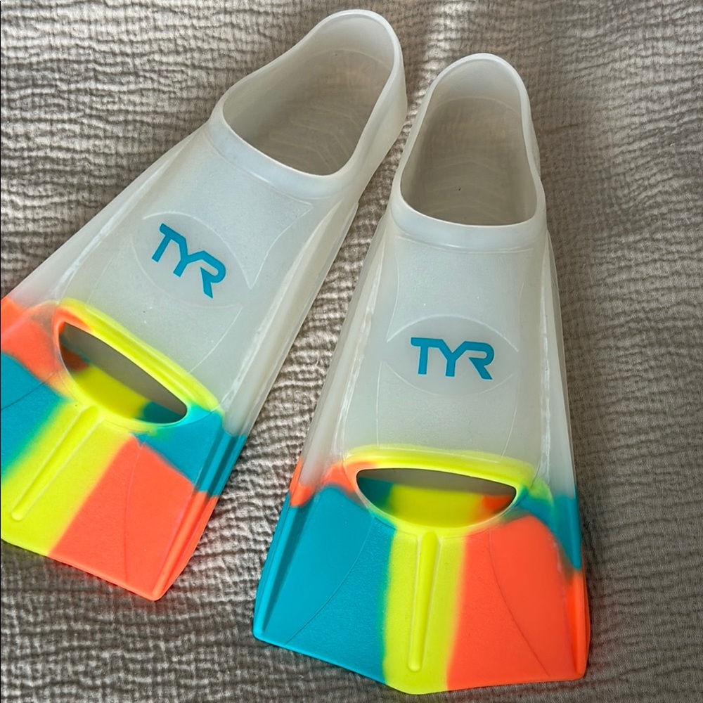TYR short fins, size US 5-6 (37-38)
